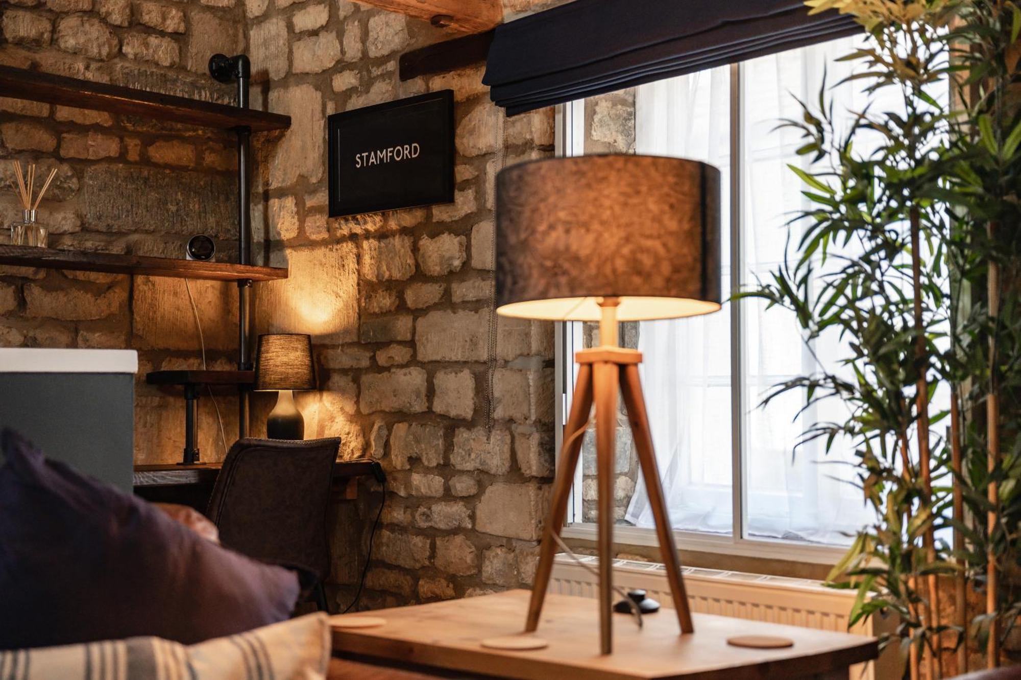 Luxury Town Centre Loft Apartment In Converted Granary Stamford Extérieur photo