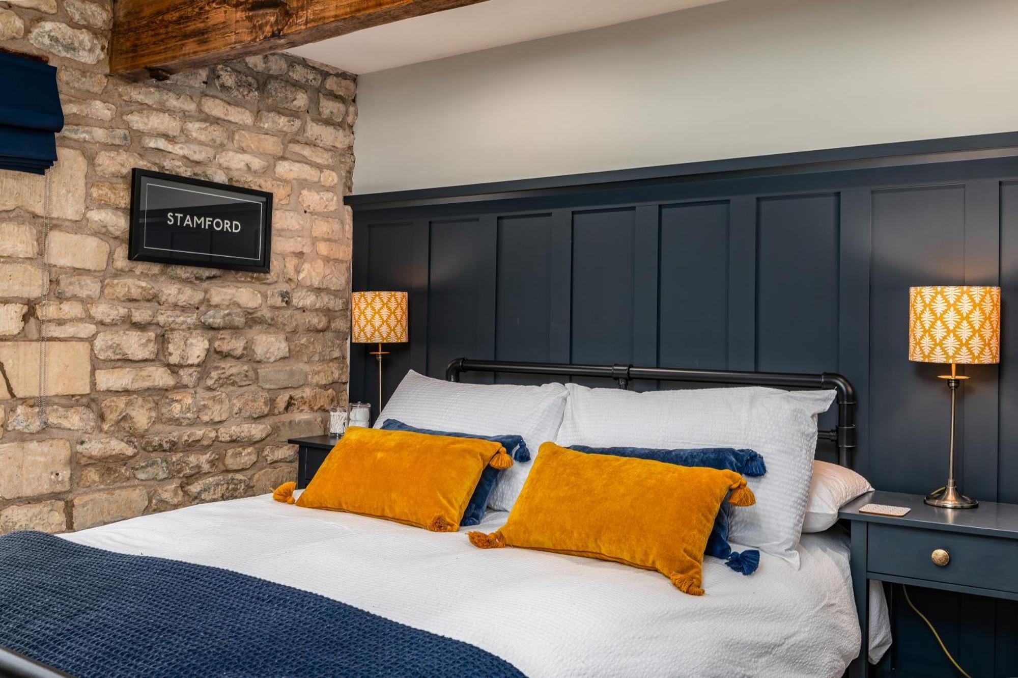 Luxury Town Centre Loft Apartment In Converted Granary Stamford Extérieur photo