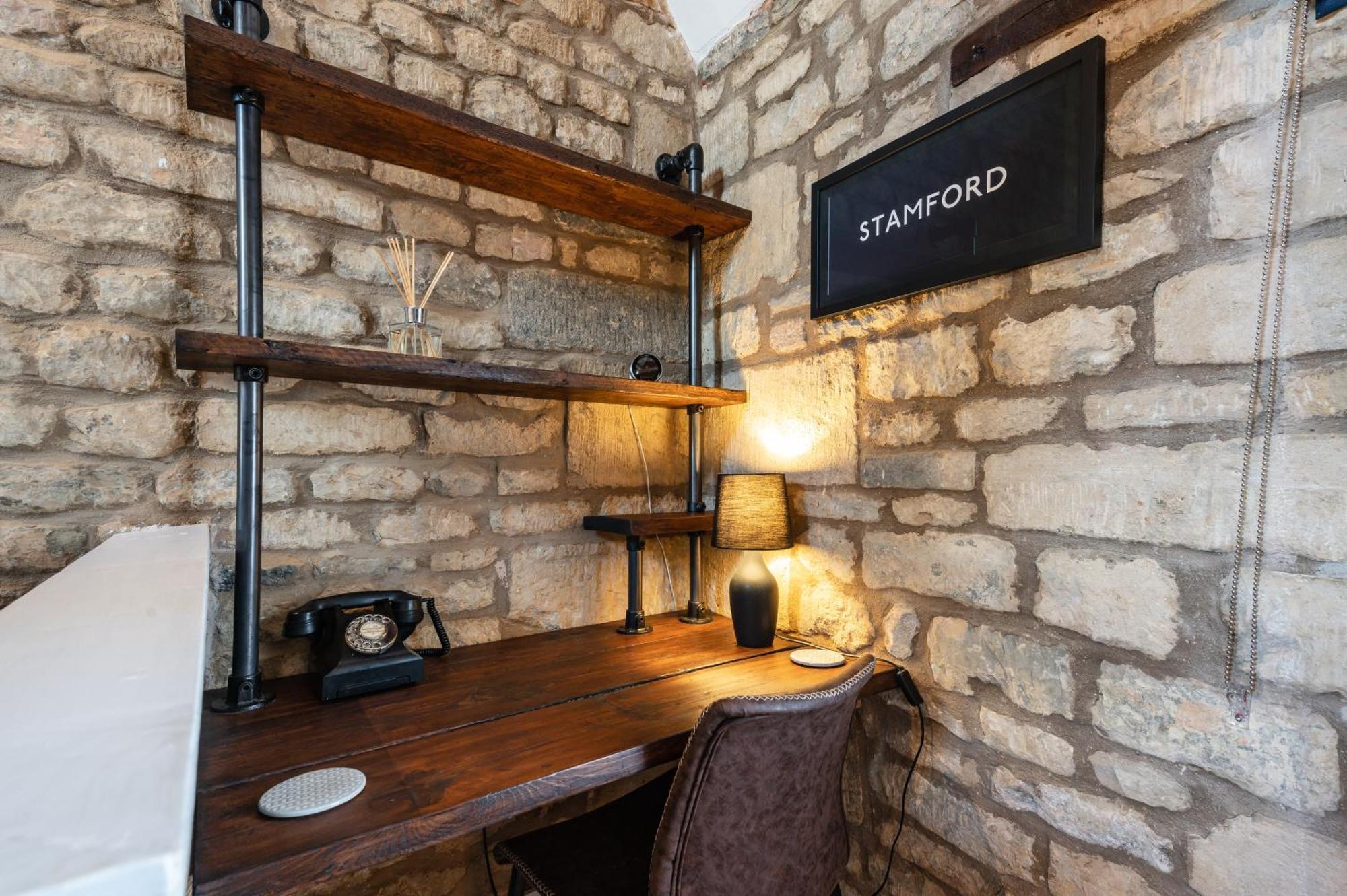 Luxury Town Centre Loft Apartment In Converted Granary Stamford Extérieur photo