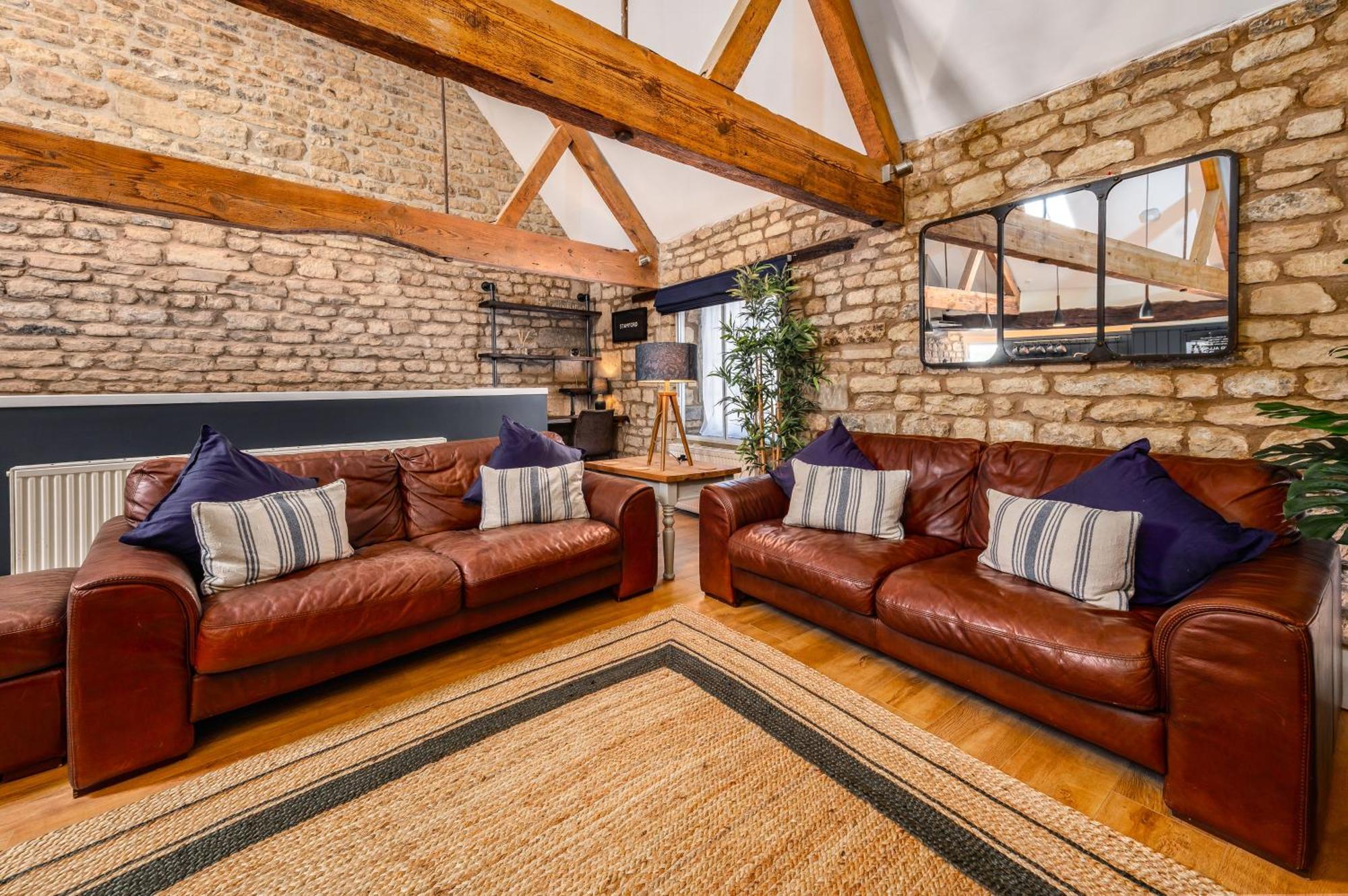 Luxury Town Centre Loft Apartment In Converted Granary Stamford Extérieur photo